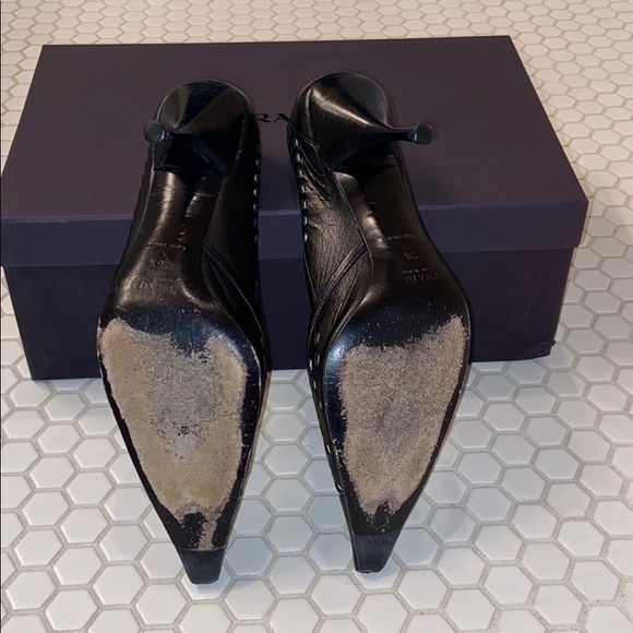 Low Prada heels. - Picture 5 of 6